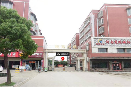 新七大道，大别山对面，恒大商圈翡翠龙庭满二有证，精装3房